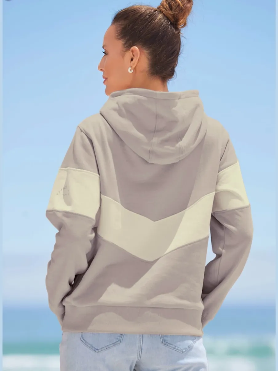 Sweatshirt à capuche avec manches longues et logo sur la manche gauche