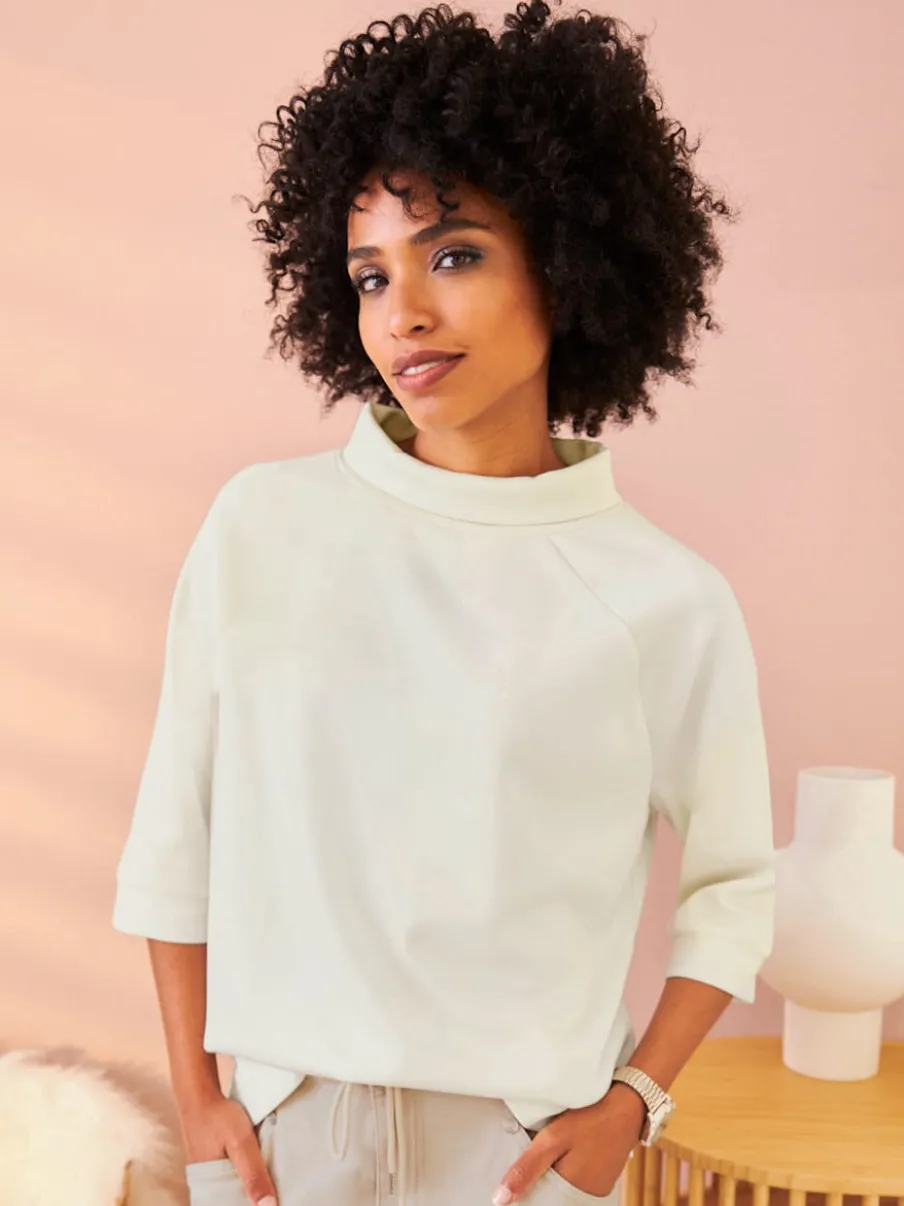 Sweatshirts en modal doux avec col montant et manches.