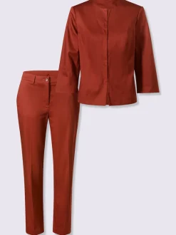 Tailleur-pantalon à blazer rond et manches 3/4 avec poches