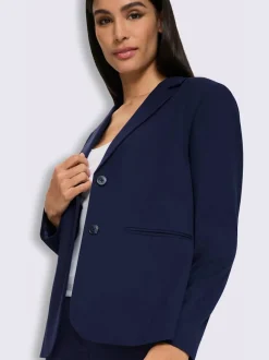 Tailleur pantalon modèle classique élégant