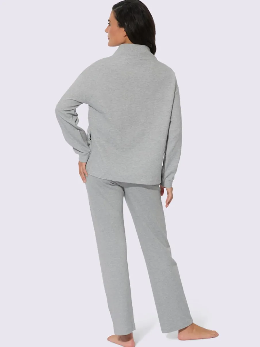 Tenue détente à col montant avec manches longues et détails brodés