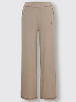 Tenue détente en lyocell avec haut à col U et pantalon large