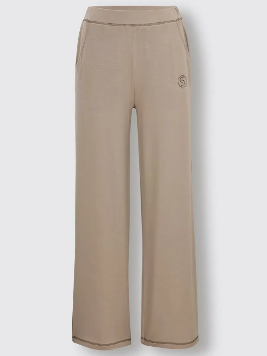 Tenue détente en lyocell avec haut à col U et pantalon large