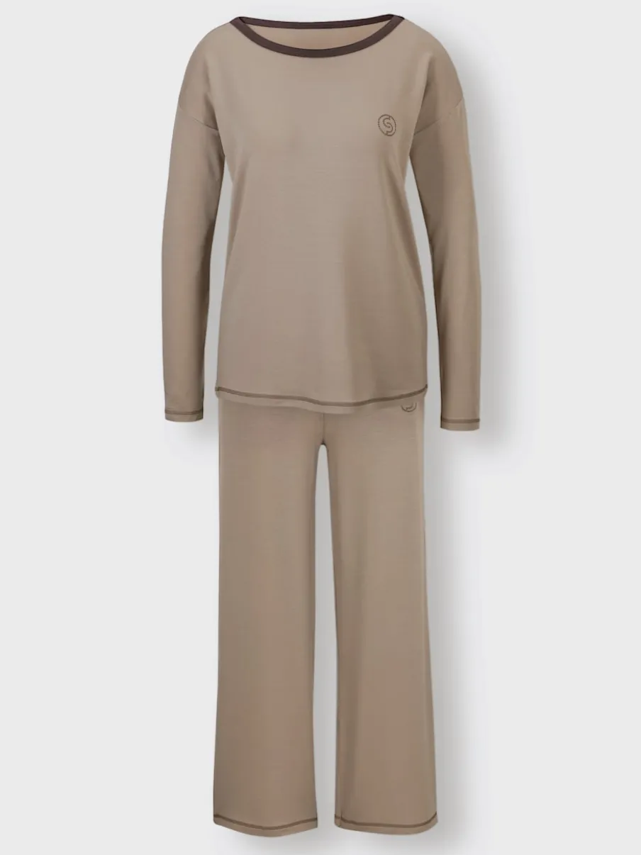 Tenue détente en lyocell avec haut à col U et pantalon large
