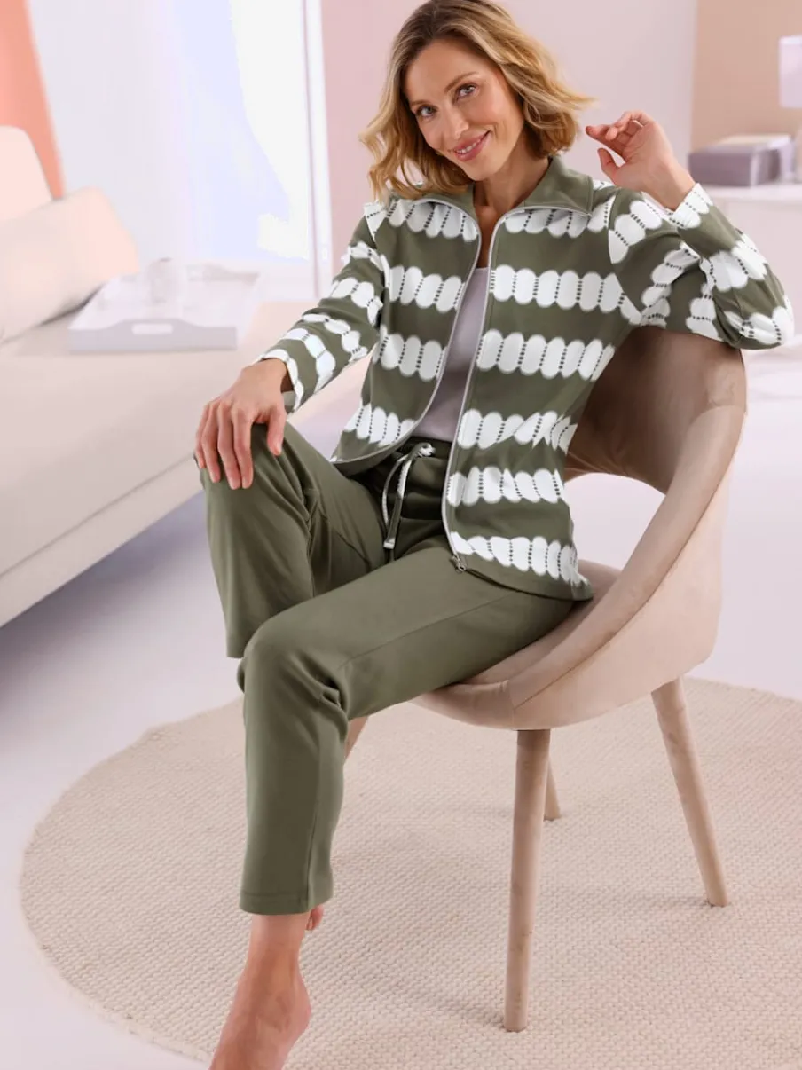 Tenue détente à motifs avec col à revers et pantalon uni