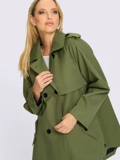 Trench-coat long avec col à revers et poches.