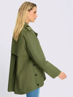 Trench-coat long avec col à revers et poches.