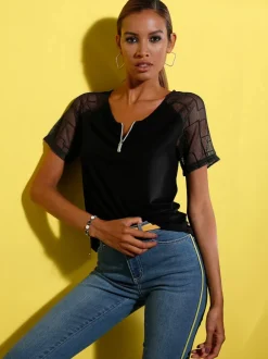 T-shirt avec col en V et empiècements en dentelle