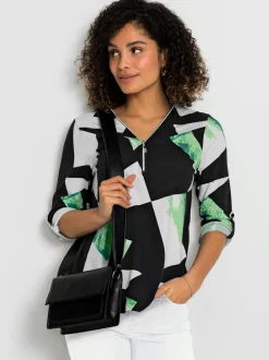 T-shirt avec col en V et motif graphique moderne