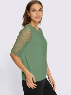 T-shirt avec manches en dentelle et finition décontractée