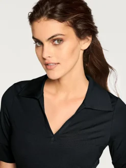 T-shirt à col V avec manches courtes et coupe cintrée