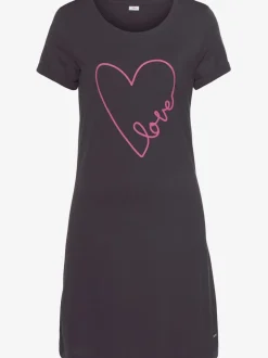 T-shirt de nuit confortable avec manches courtes et motif cœur