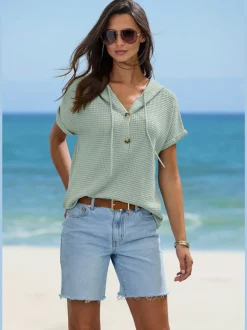 T-shirt de plage en matière gaufrée avec capuche et patte de boutonnage