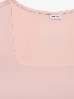 T-shirt à encolure carrée et manches ajustées en matière extensible