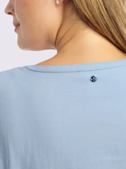 T-shirt encolure ronde avec v ouvert