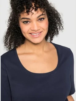 T-shirt encolure ronde dégagée