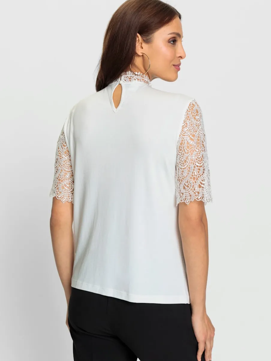 T-shirt en dentelle avec col montant et manches courtes