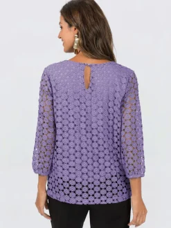 T-shirt en dentelle avec manches transparentes et fente