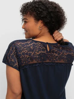 T-shirt en dentelle empiècement dentelle tendance