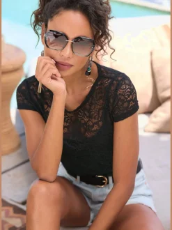 T-shirt en dentelle à encolure ronde et manches courtes