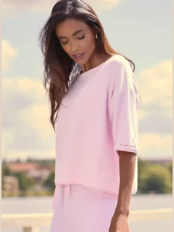 T-shirt en tricot fin à encolure en U avec manches 3/4 et petit revers