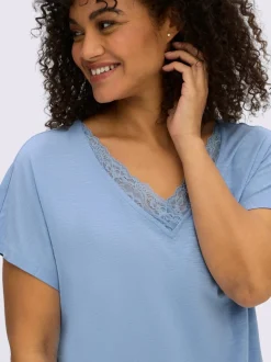 T-shirt en v bordure en dentelle au col v.