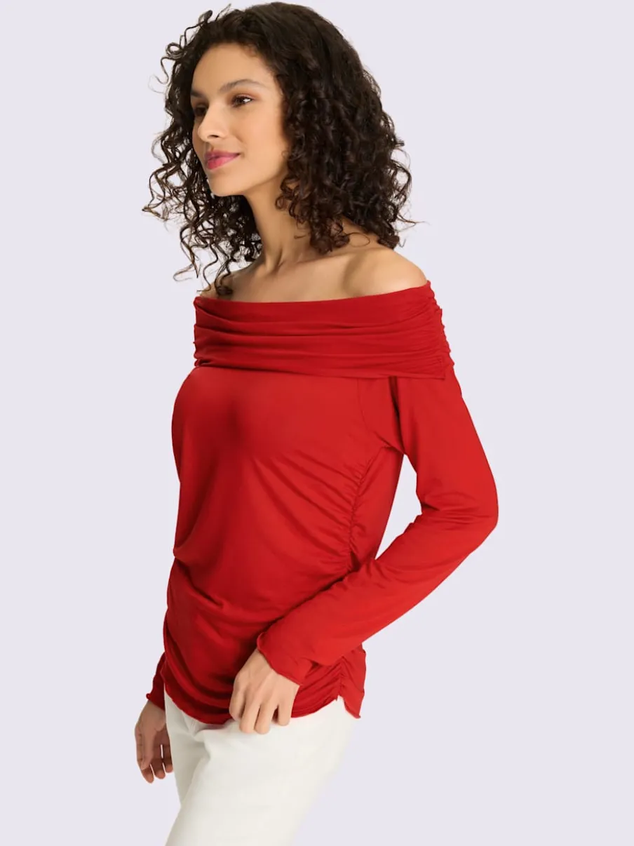T-shirt féminin avec encolure carmen fronces et manches longues