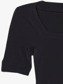 T-shirt à grande encolure carrée avec manches courtes et coupe ajustée