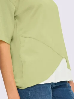 T-shirt léger à col U avec manches 3/4 et débardeur intégré