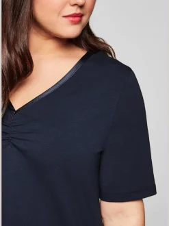 T-shirt long encolure en v affinante
