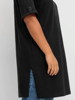 T-shirt long encolure ronde fendue