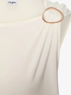 T-shirt à manches courtes avec boucle décorative dorée sur l'épaule