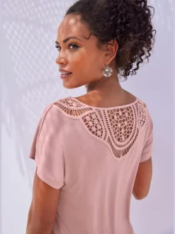 T-shirt à manches courtes avec empiècement en crochet au dos