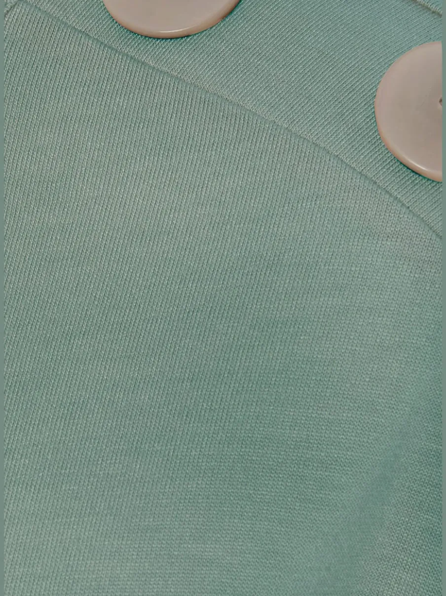 T-shirt à manches courtes avec encolure ronde et boutons décoratifs