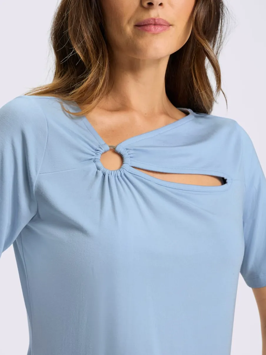 T-shirt à manches courtes col asymétrique avec découpe raffinée
