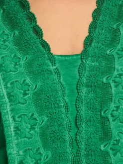 T-shirt à manches courtes encolure en V avec empiècement en dentelle