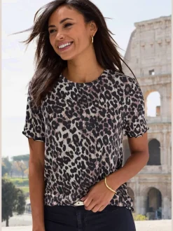 T-shirt à manches courtes à l'imprimé léopard tendance