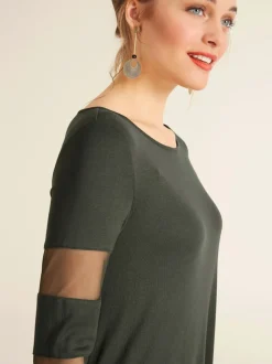 T-shirt à manches longues avec empiècements transparents flatteur