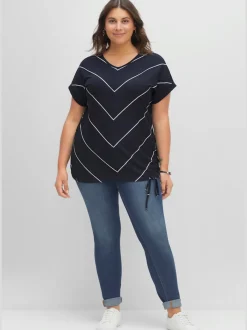 T-shirt à rayures encolure en v affinante