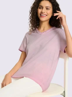T-shirts avec col en V et manches courtes frangées