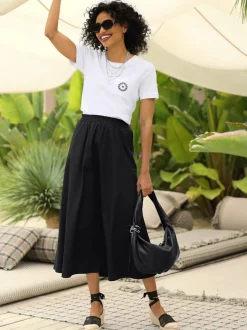 T-shirts avec encolure ronde et poche poitrine brodée