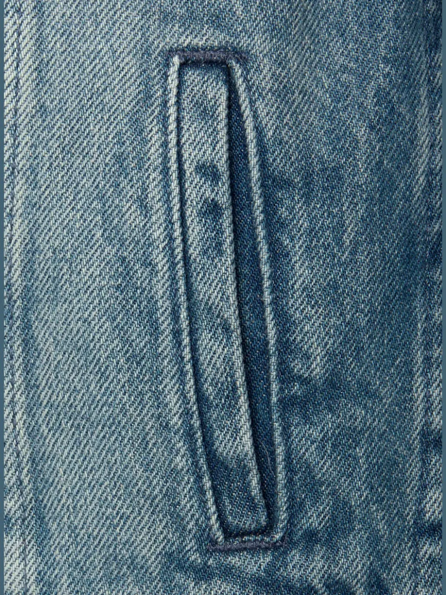 Veste courte en jean avec patte de boutonnage et poches