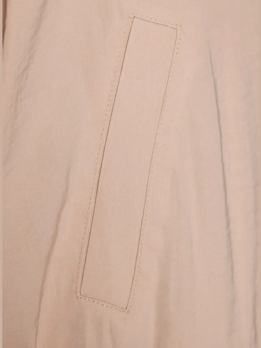 Veste d'été légère avec glissière devant et finitions à l'ourlet