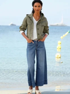 Veste en jean avec capuche et boutons décoratifs