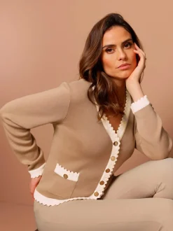 Veste en tricot avec col en V et poches