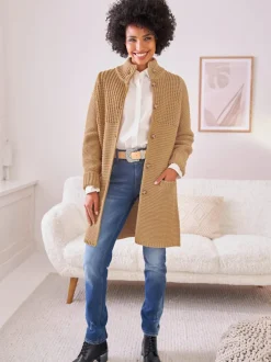 Veste en tricot avec col montant et poches fendues
