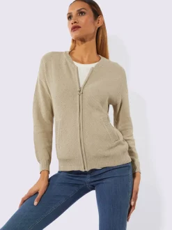 Veste en tricot avec encolure ronde et poches
