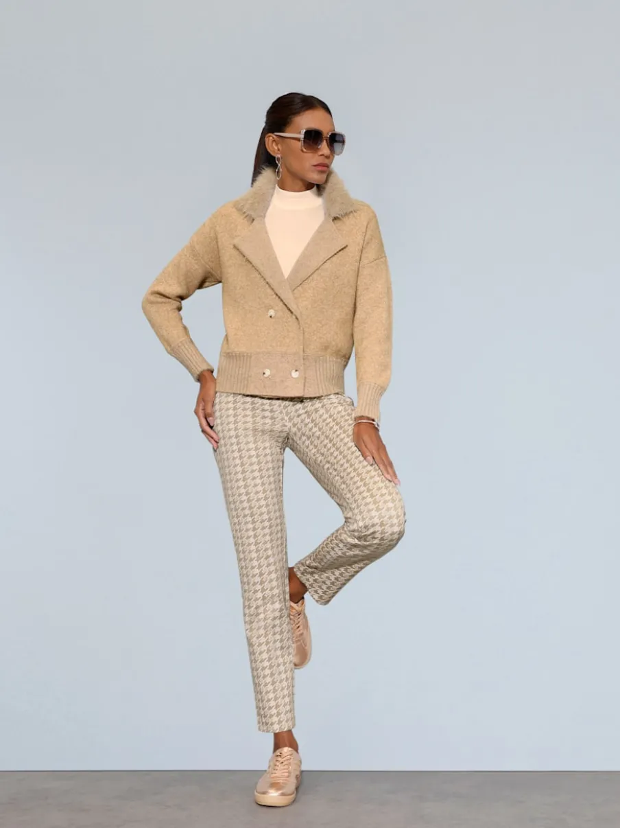 Veste en tricot à col à revers et manches longues avec boutonnières