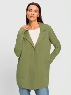 Veste en tricot douce avec col à revers et poches