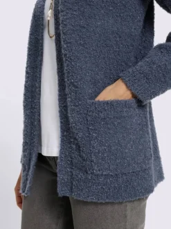 Veste en tricot fil bouclé
